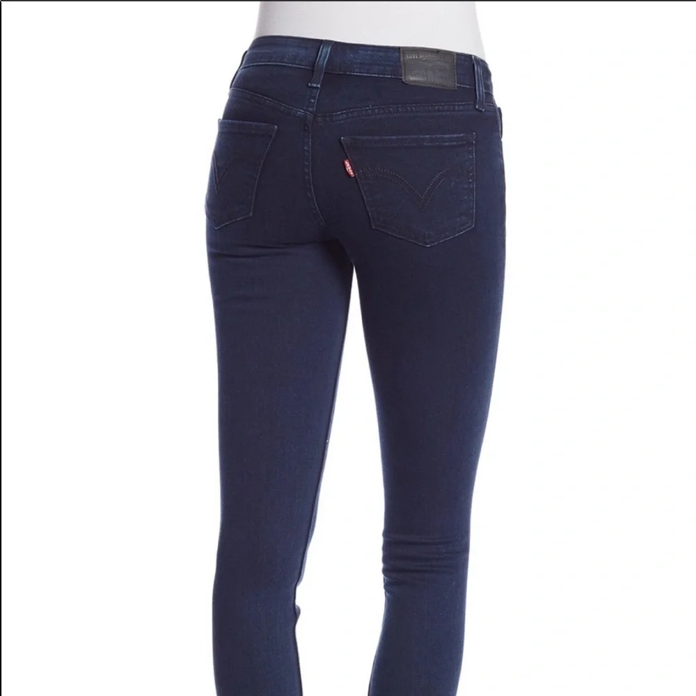 NWT Levi’s: 28x30 Dark Blue Sequenced Skinny Jeans